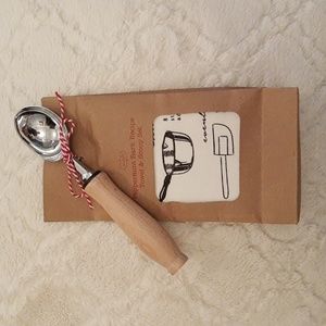 Mud Pie Towel & Scoop Set: Peppermint Bark